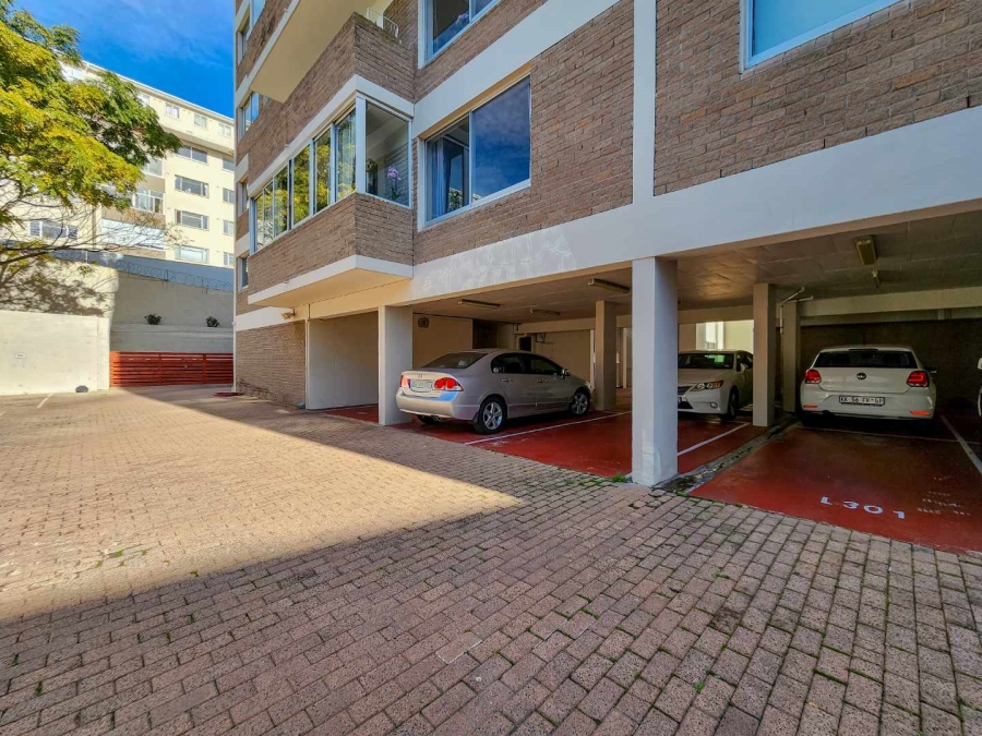 To Let 3 Bedroom Property for Rent in Sea Point Western Cape